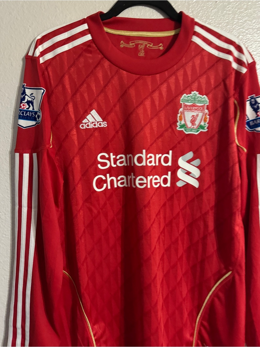 Vintage Liverpool 2011/2012 Luis Suarez EPL home red long sleeve soccer jersey - Picture 3 of 4
